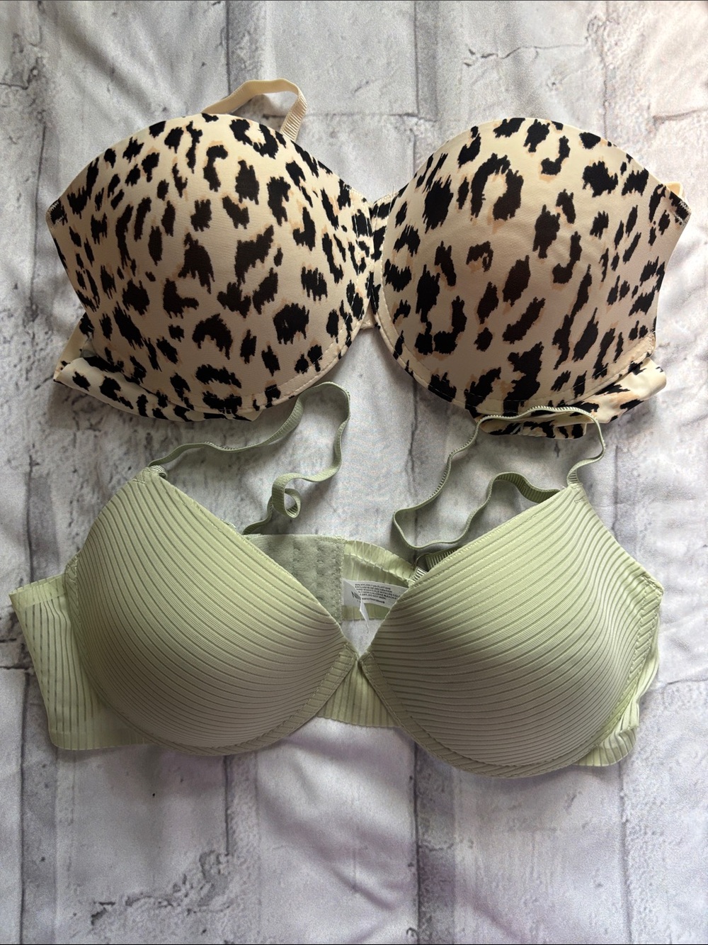 NWOT - Nine West Leopard Print and Sage Ribbed T-Shirt Bra Set